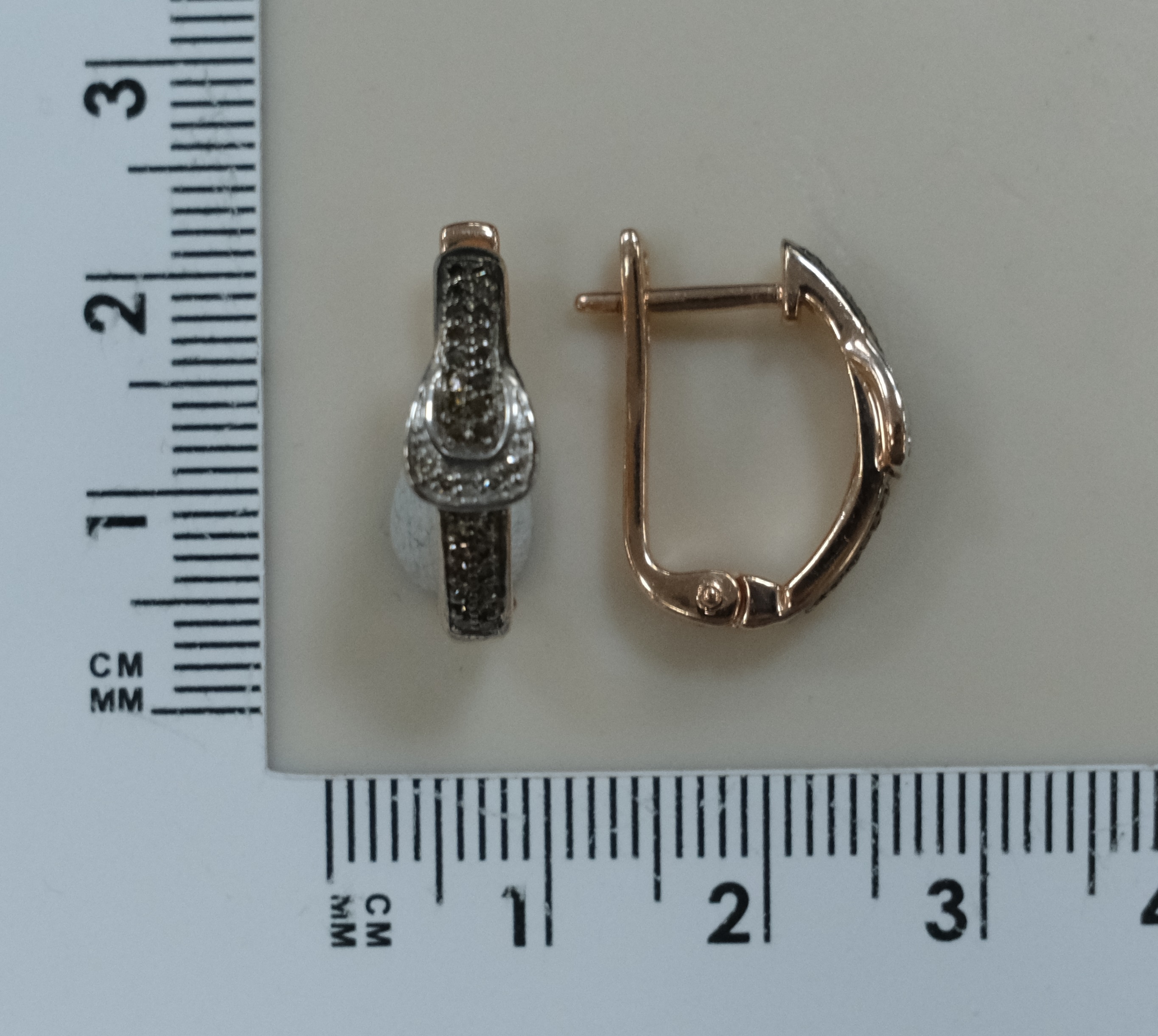 Серебряные серьги с бриллиантами